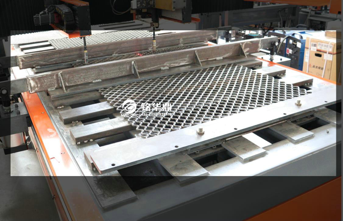 automatic wire mesh welding machine.jpg automatic wire mesh welding machine.jpg